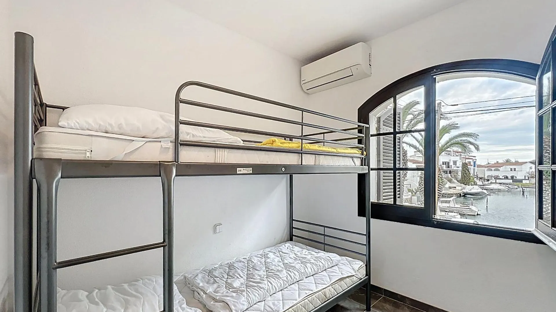 度假居 Porto Fino Casa Con Amarre Y Vista Al Canal 艾姆布里亚布拉瓦