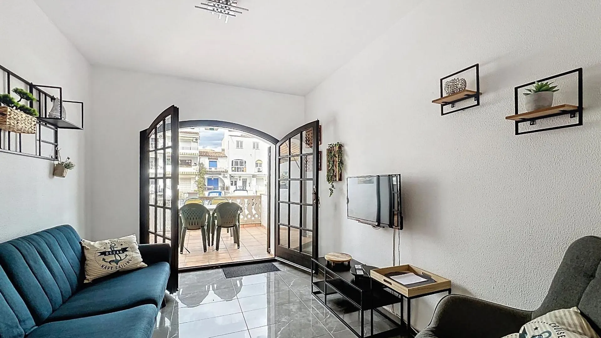 Porto Fino Casa Con Amarre Y Vista Al Canal 艾姆布里亚布拉瓦 度假居